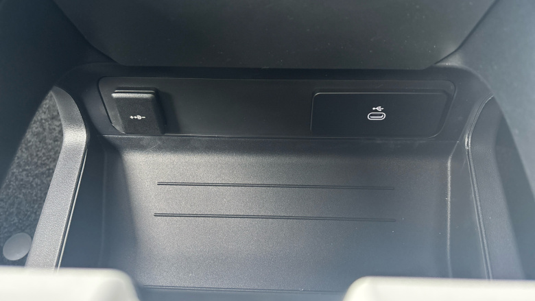 Land Rover Defender 3.0 D350 X-Dynamic HSE 90 3dr Auto Diesel Estate